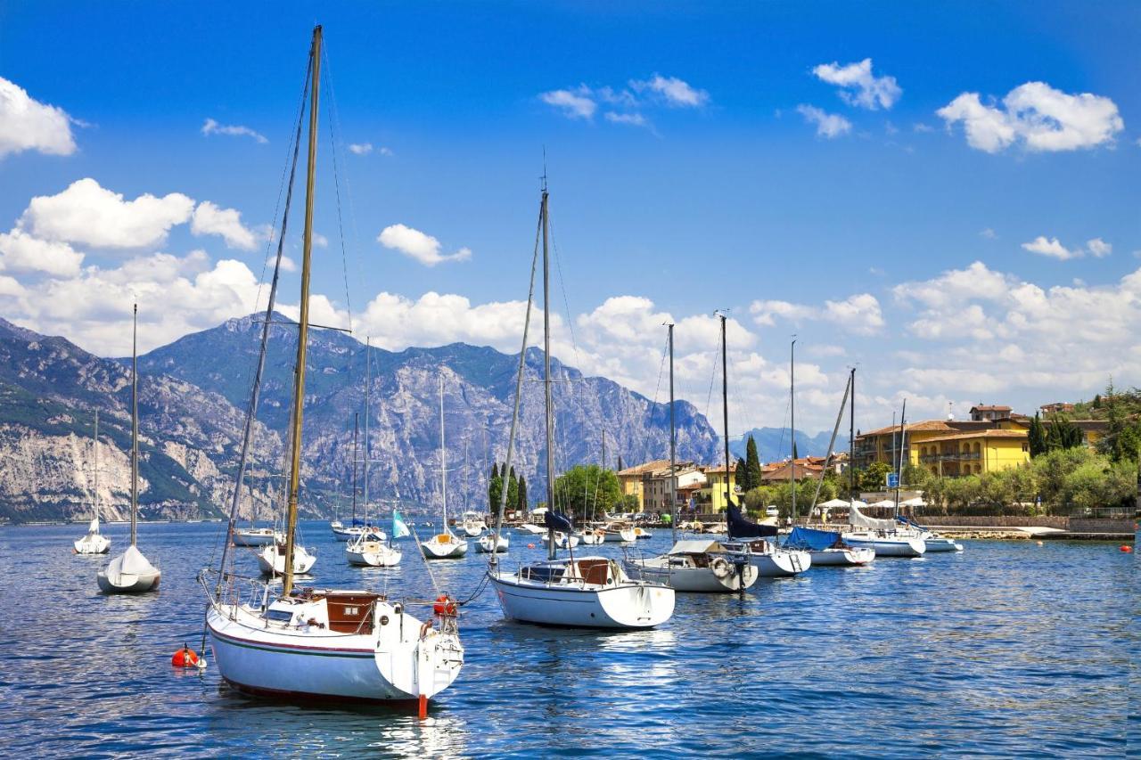 Rivoltella Apt With Pool 600mt From Lake - Happy Rentals Desenzano del Garda Buitenkant foto