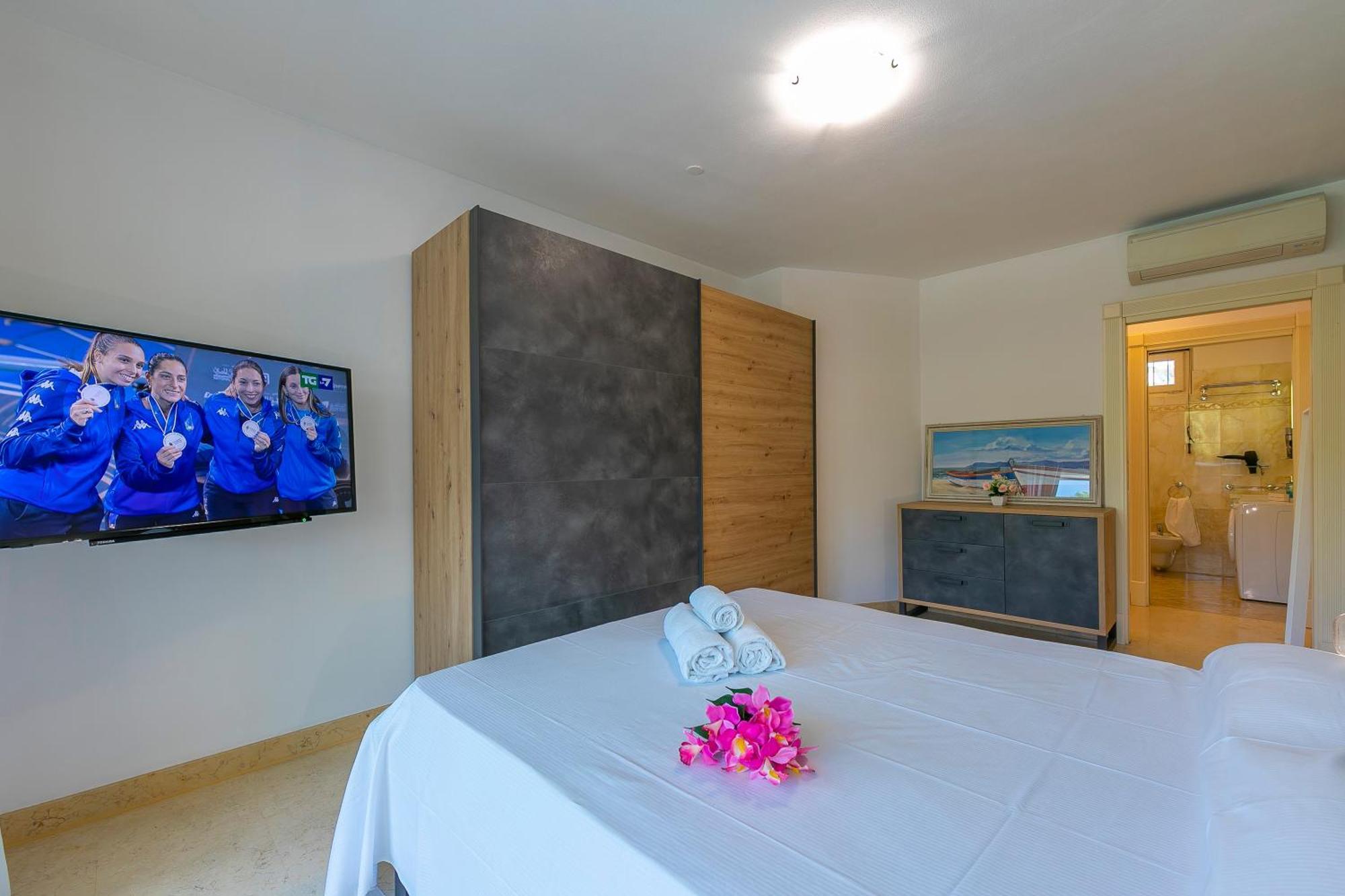 Rivoltella Apt With Pool 600mt From Lake - Happy Rentals Desenzano del Garda Buitenkant foto